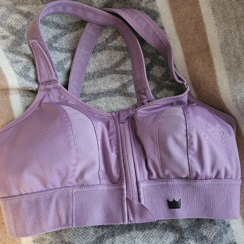 Shefit sports bra